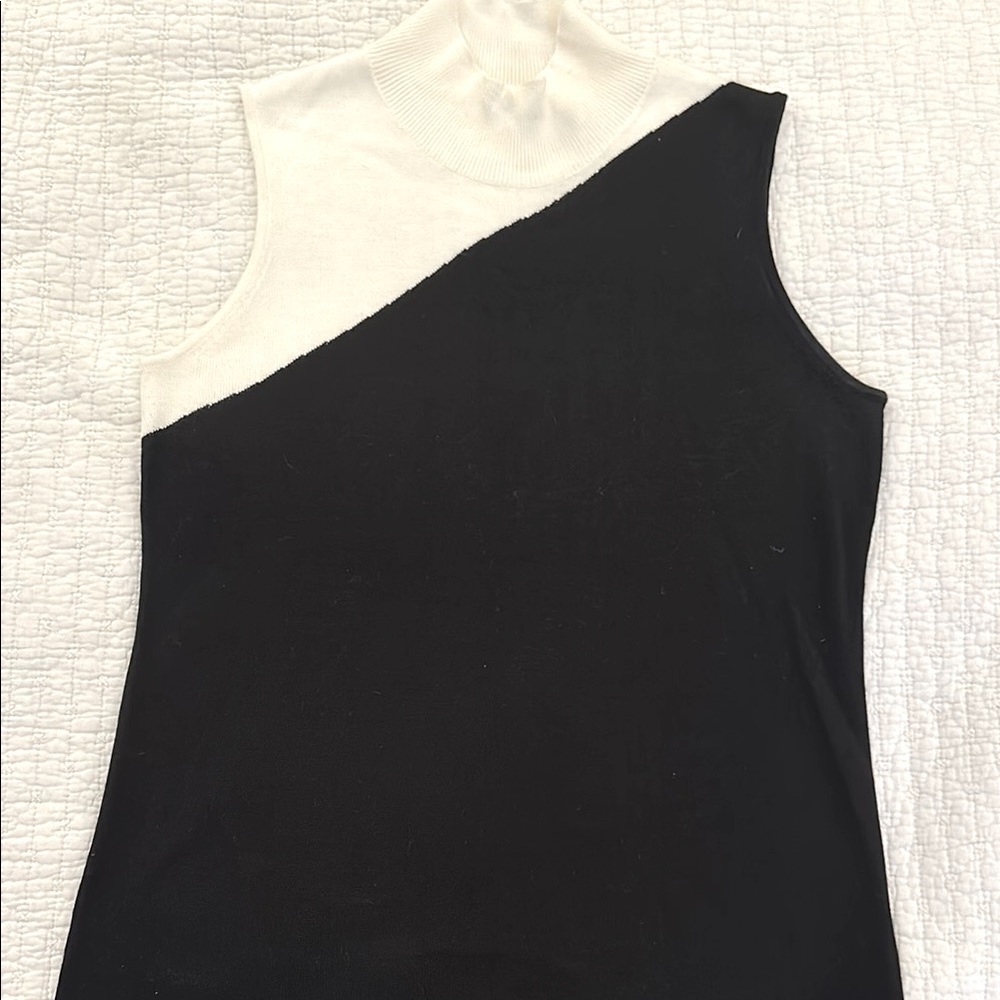 CALVIN KLEIN SLEEVELESS SWEATER - M